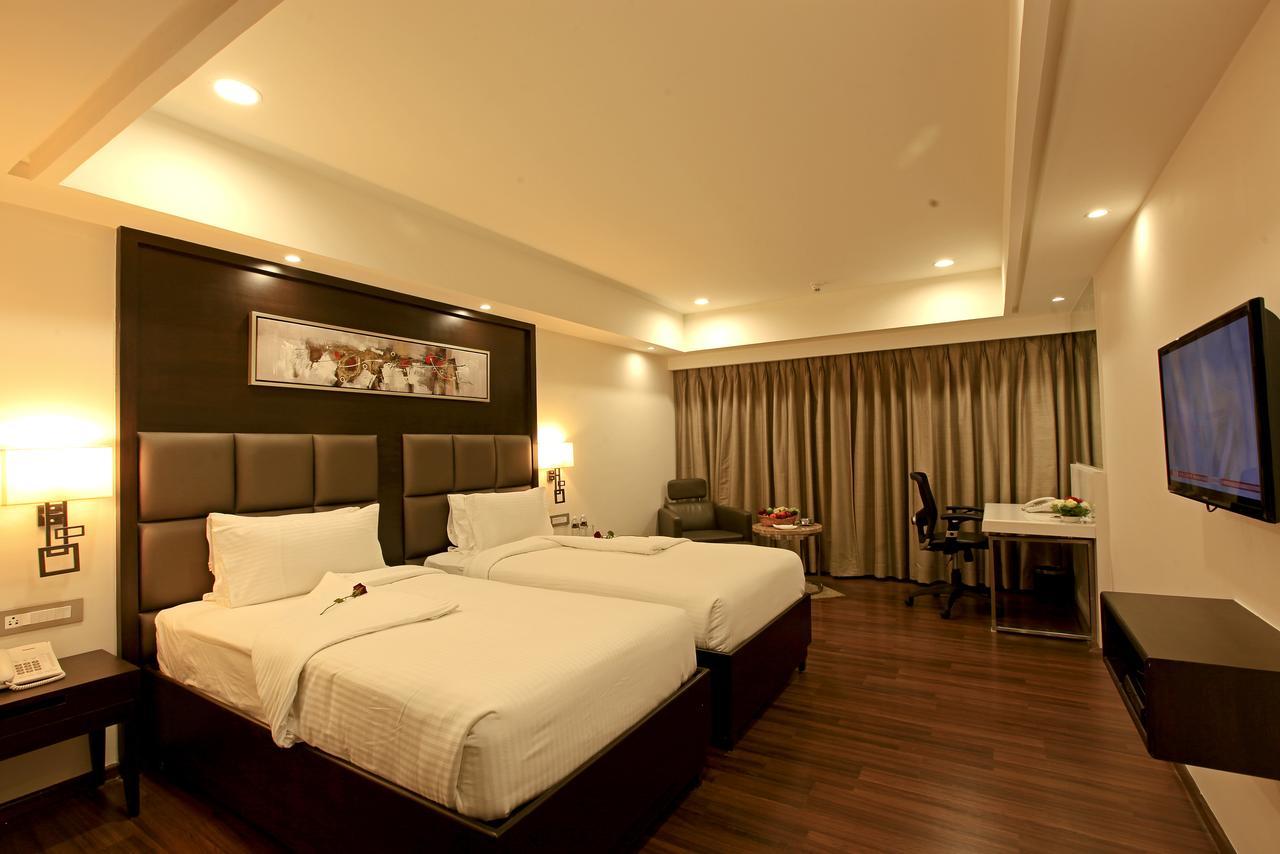Goutham Grand Hotel Tenāli Dış mekan fotoğraf