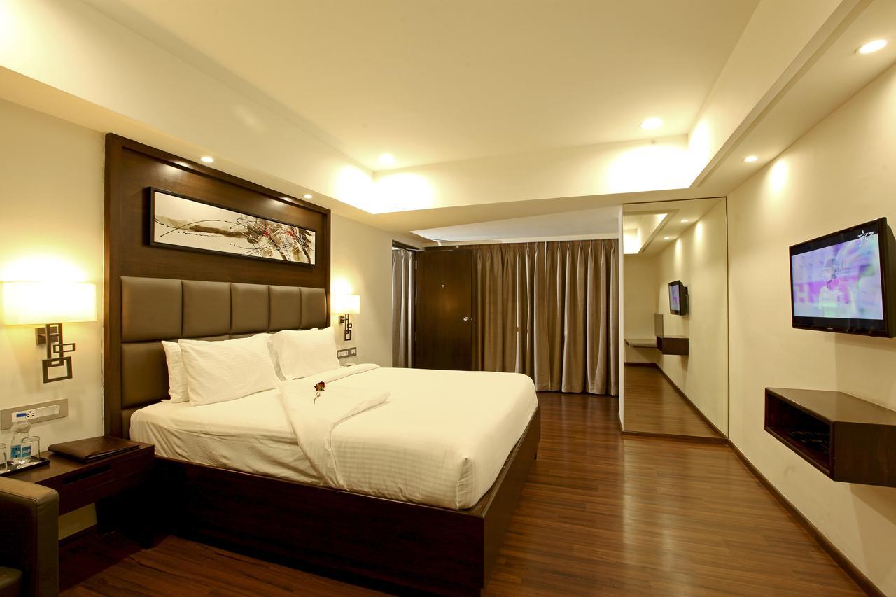 Goutham Grand Hotel Tenāli Dış mekan fotoğraf