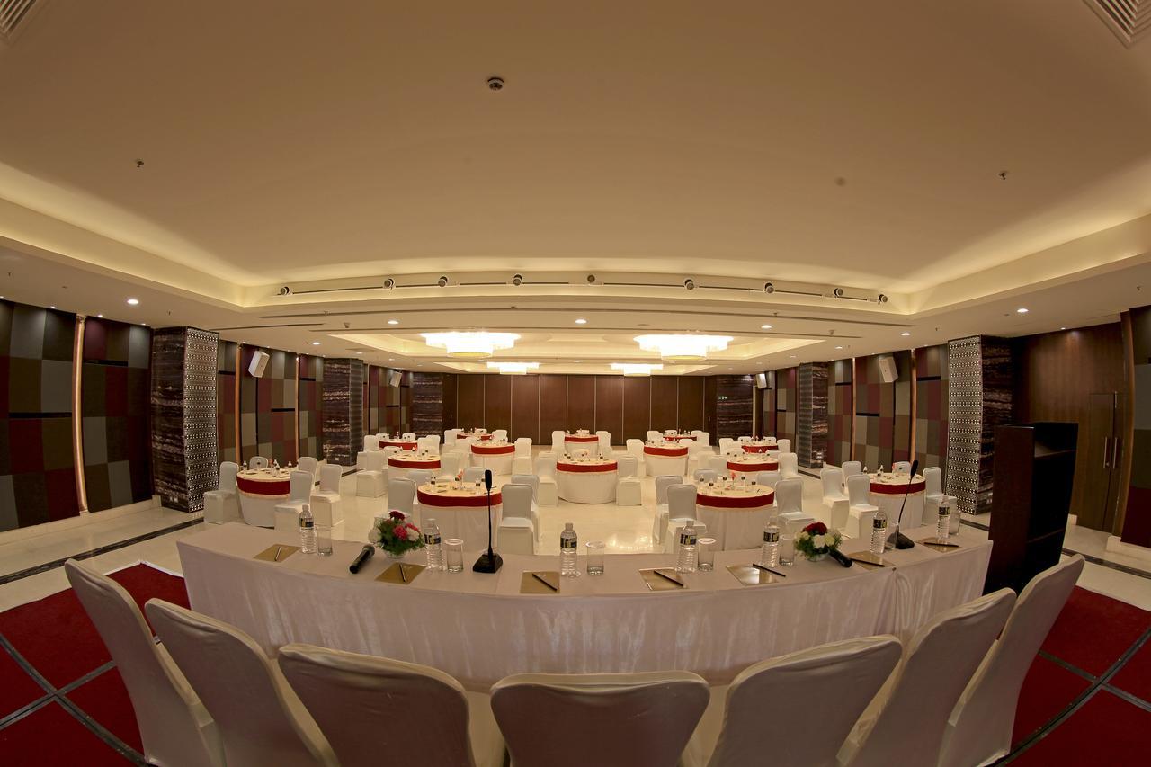 Goutham Grand Hotel Tenāli Dış mekan fotoğraf