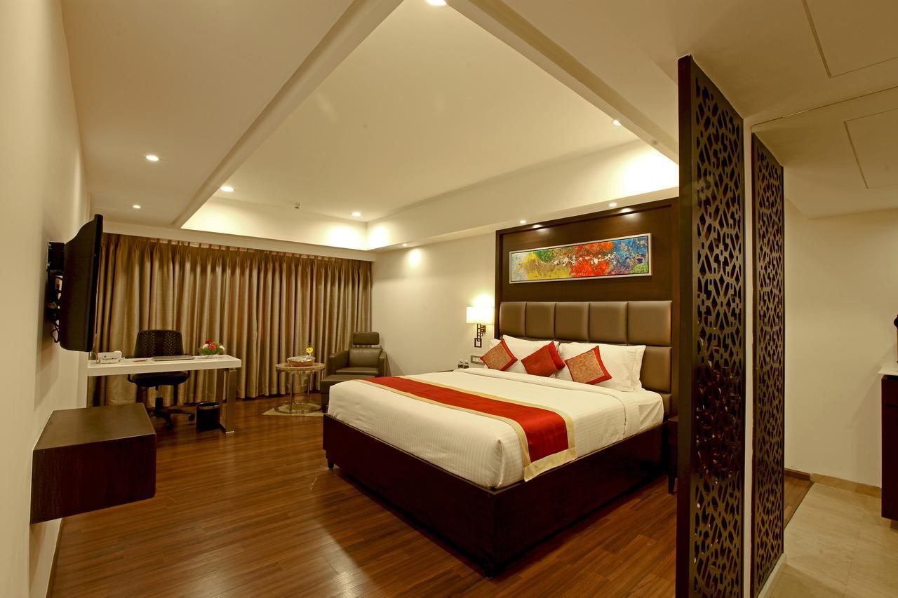 Goutham Grand Hotel Tenāli Dış mekan fotoğraf