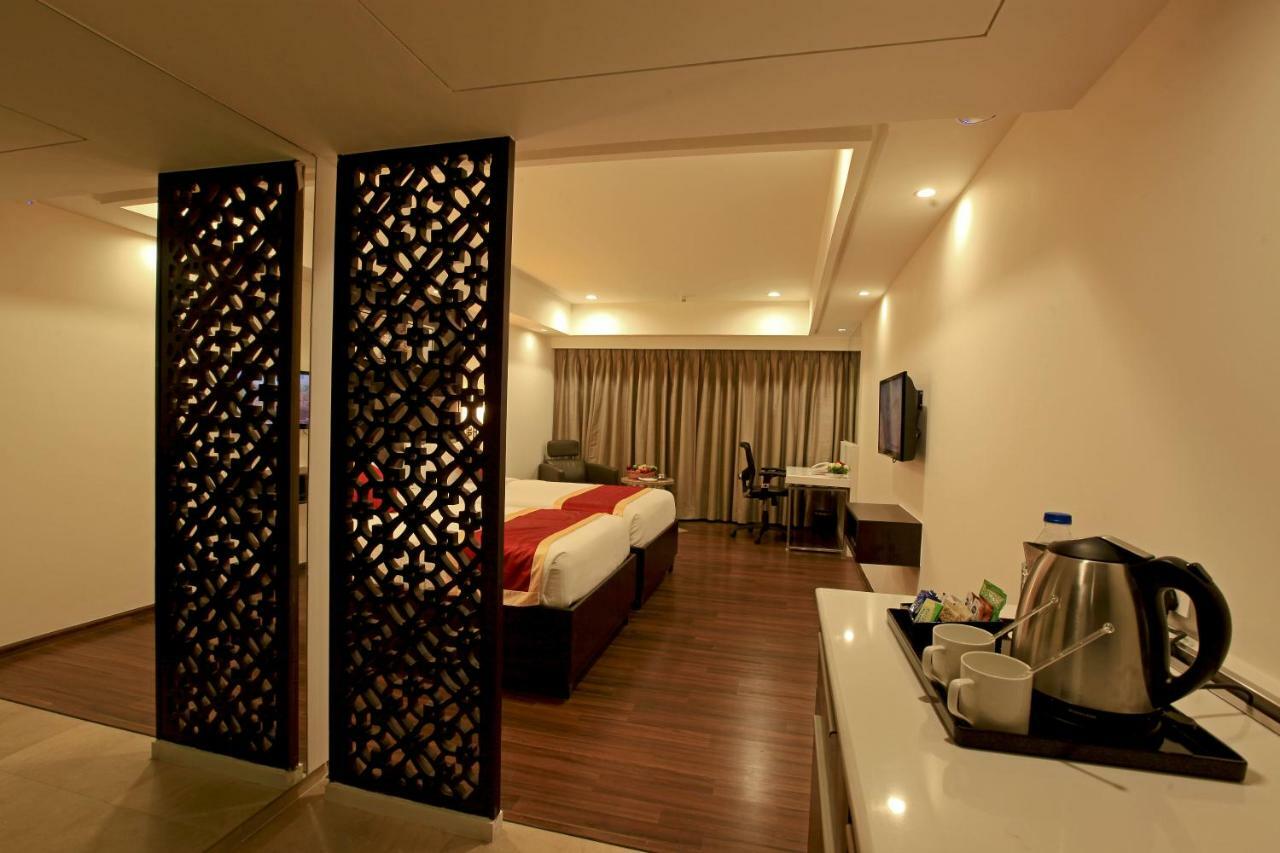 Goutham Grand Hotel Tenāli Dış mekan fotoğraf
